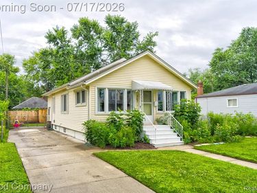 367 W Otis Avenue, Hazel Park, MI 48030