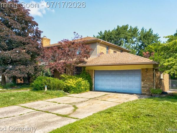 10 Millington Road, Pleasant Ridge, MI 48069