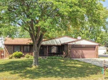 5245 Spinning Wheel Drive, Grand Blanc Twp, MI 48439