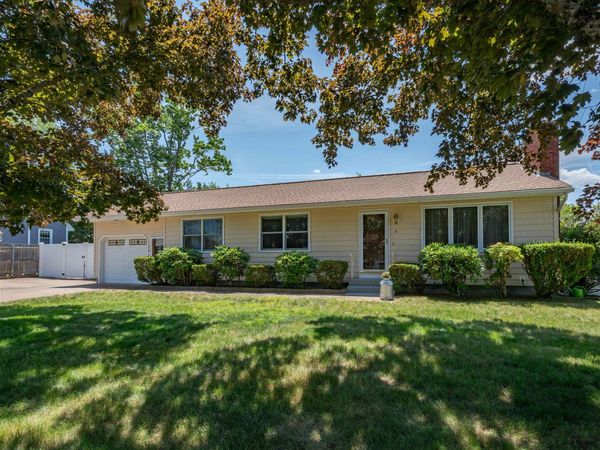 6 Aztec Road, Nashua, NH 03063