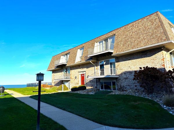3620 Lakeshore Drive, Unit F3, St. Joseph, MI 49085