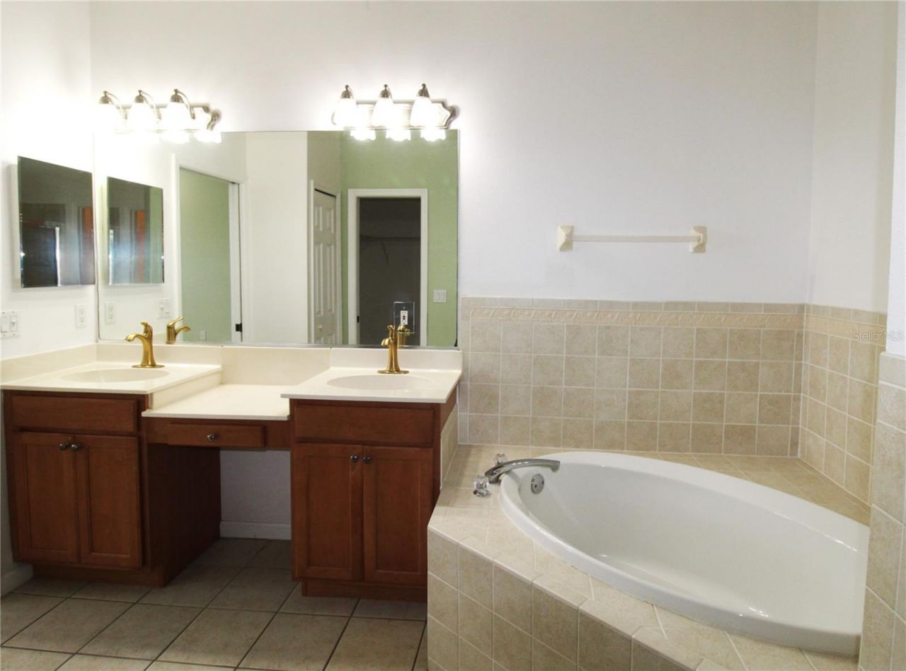 5635 Spanish Point Court, Palmetto, FL 34221 Photo