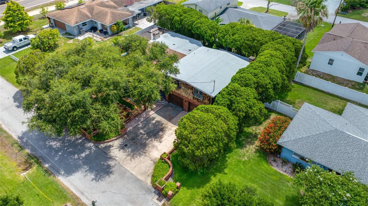 1488 Laconia Drive E, Clearwater, FL 33764 Photo