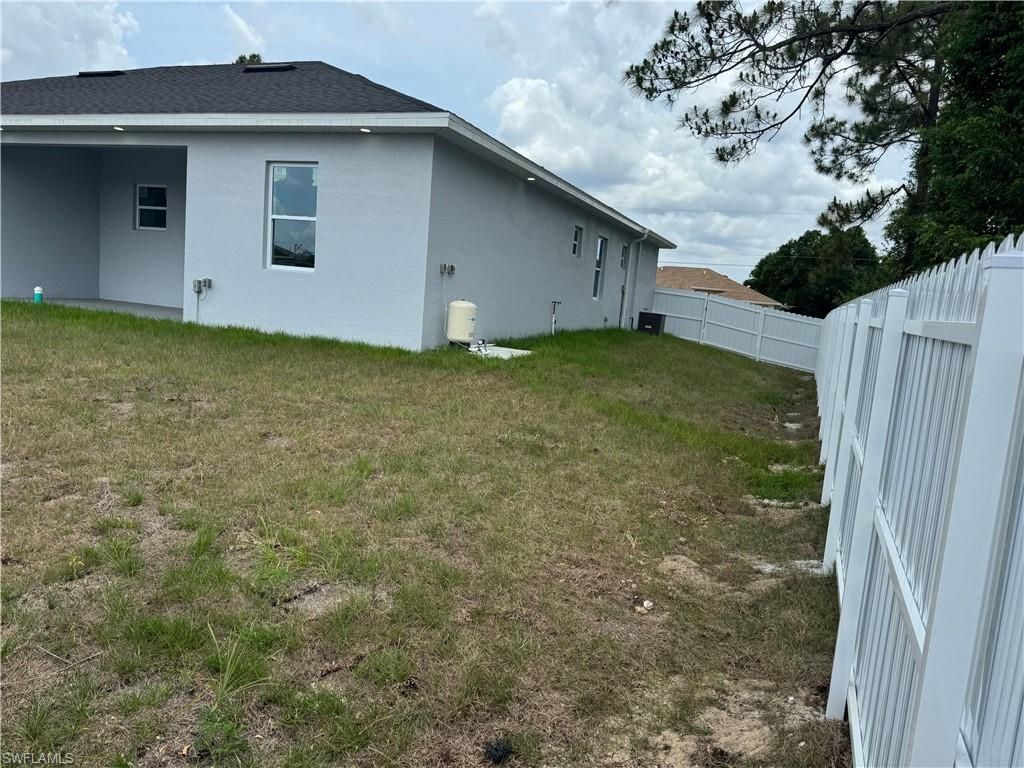 225/227 Homer Ave S, Lehigh Acres, FL 33973 Photo
