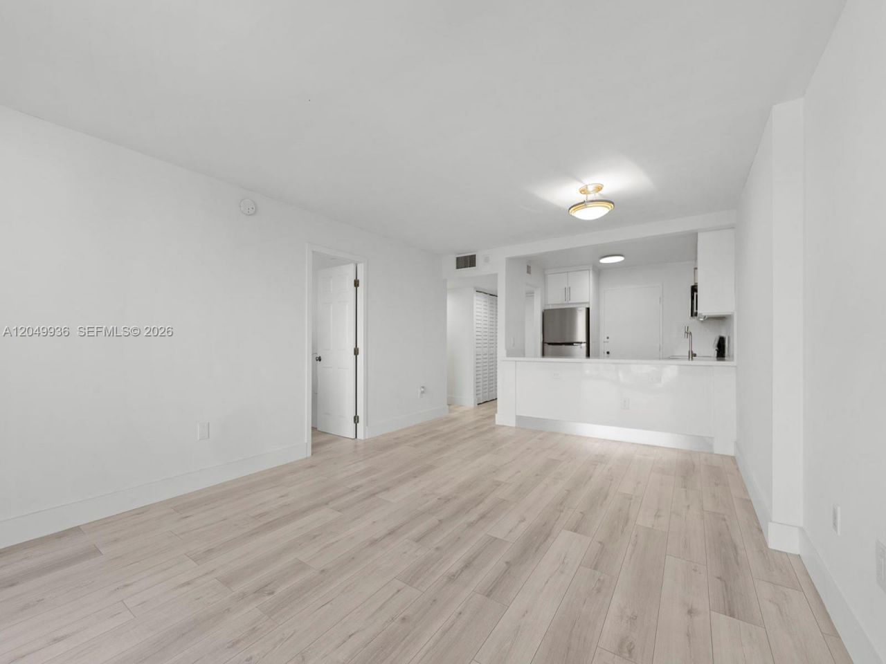 401 Ocean Dr , Unit 403, Miami Beach, FL 33139 Photo