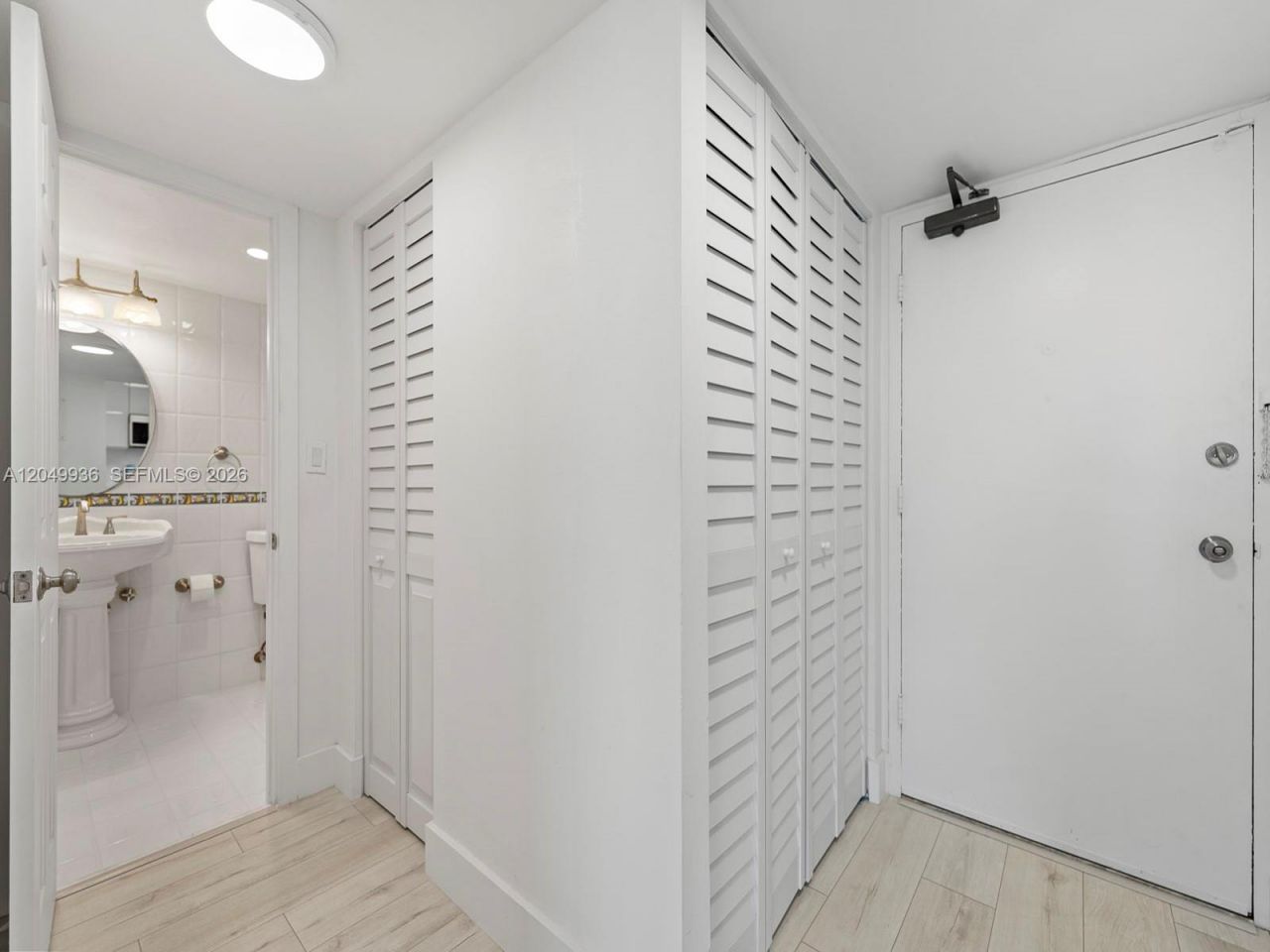 401 Ocean Dr , Unit 403, Miami Beach, FL 33139 Photo