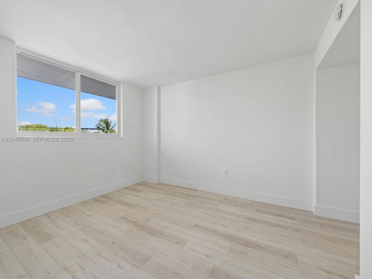 401 Ocean Dr , Unit 403, Miami Beach, FL 33139 Photo