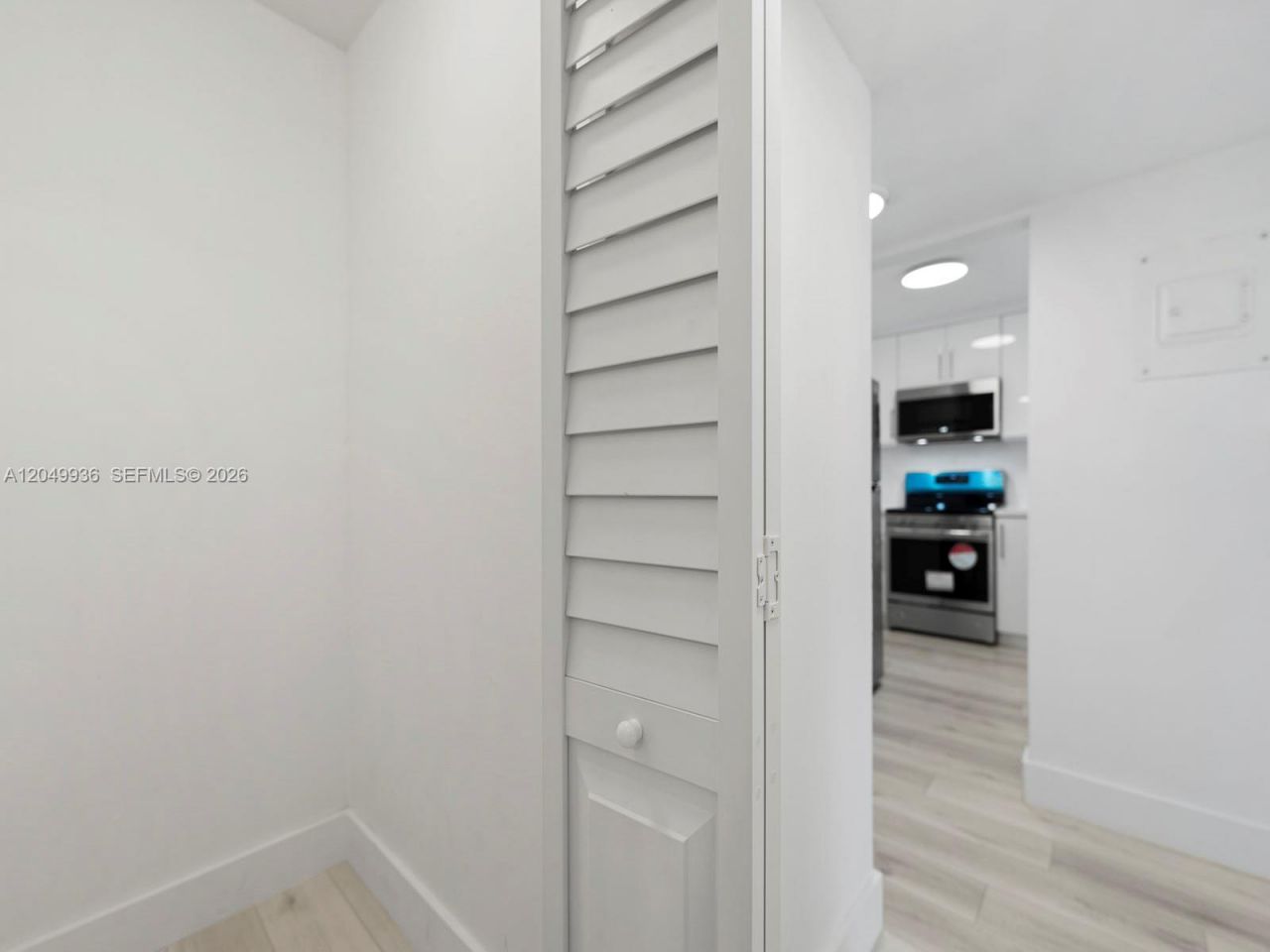 401 Ocean Dr , Unit 403, Miami Beach, FL 33139 Photo