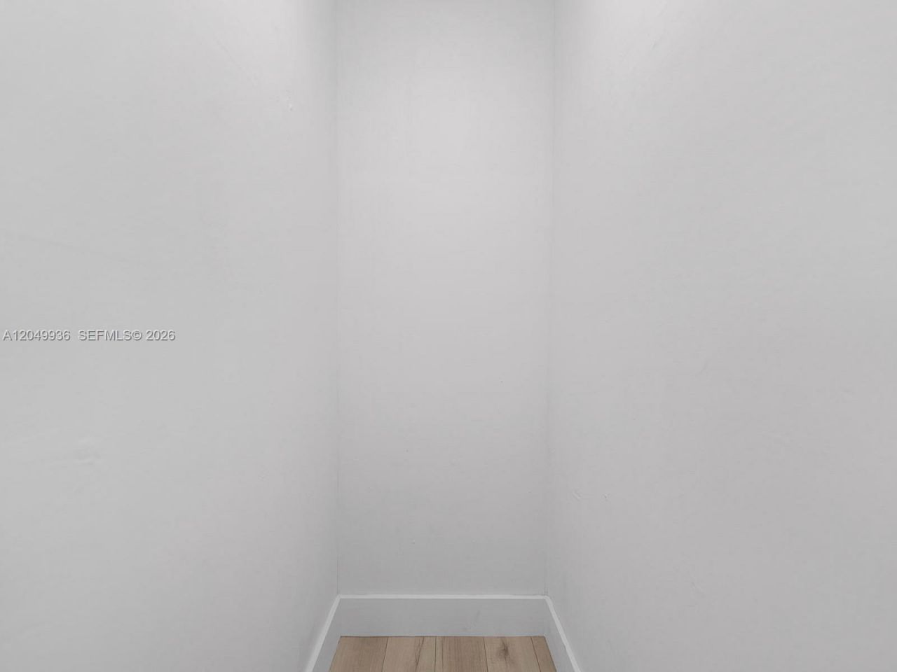401 Ocean Dr , Unit 403, Miami Beach, FL 33139 Photo