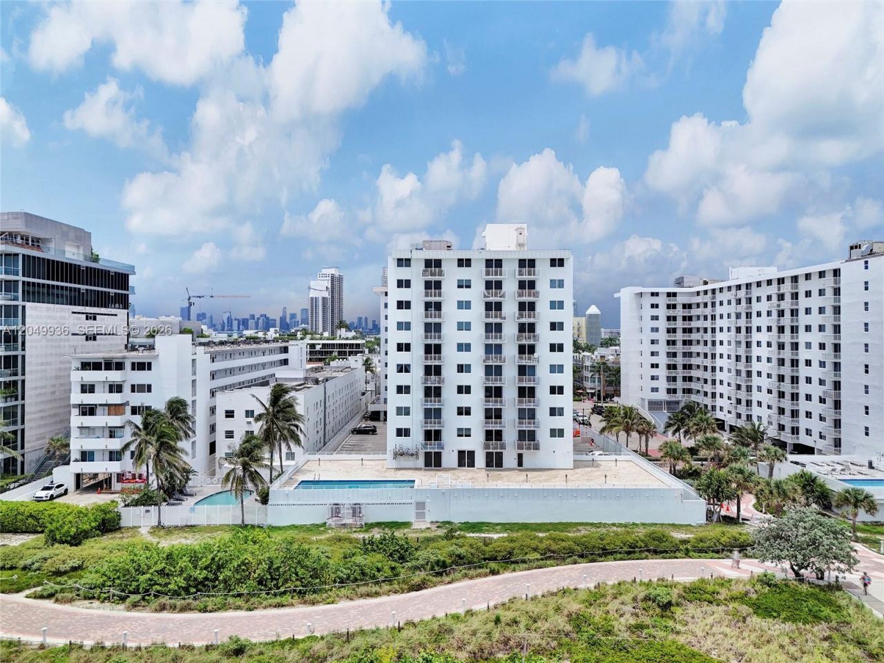 401 Ocean Dr , Unit 403, Miami Beach, FL 33139 Photo