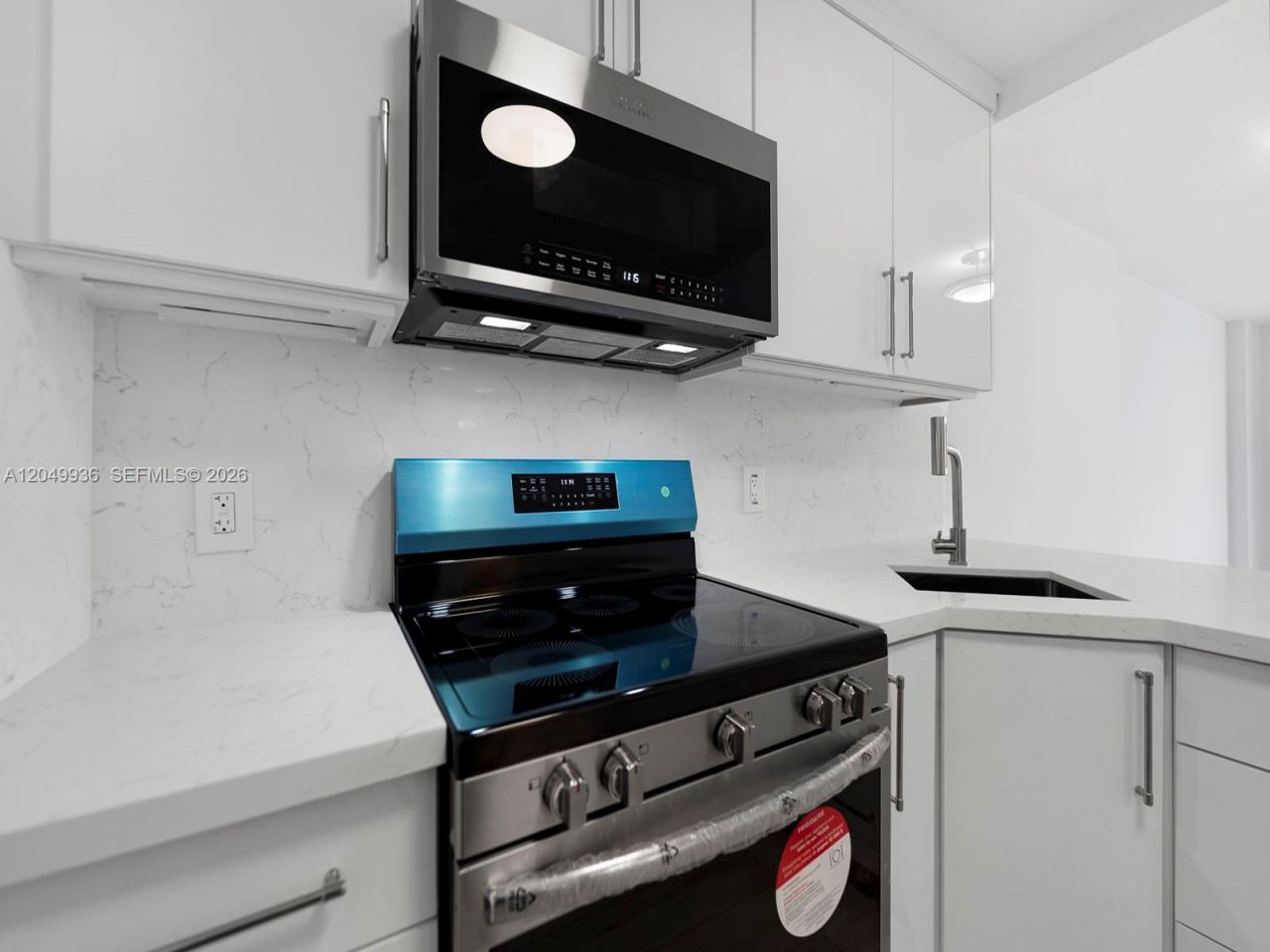 401 Ocean Dr , Unit 403, Miami Beach, FL 33139 Photo