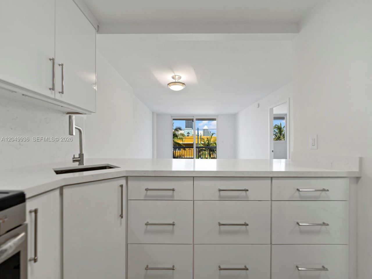 401 Ocean Dr , Unit 403, Miami Beach, FL 33139 Photo