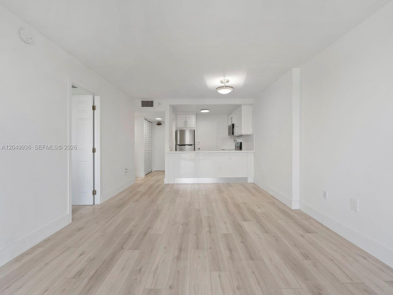 401 Ocean Dr , Unit 403, Miami Beach, FL 33139 Photo