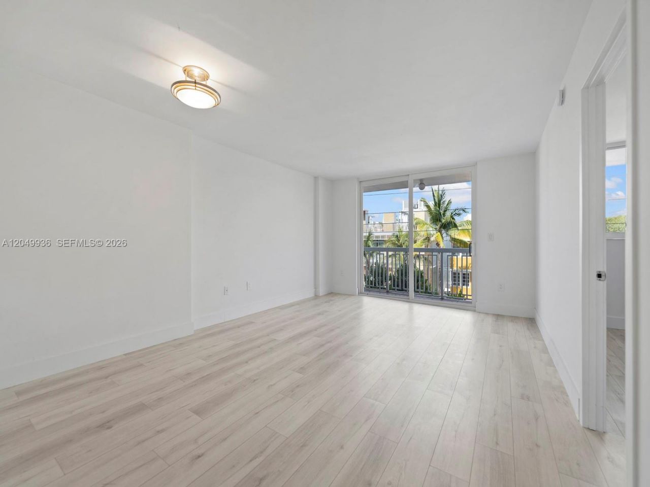 401 Ocean Dr , Unit 403, Miami Beach, FL 33139 Photo