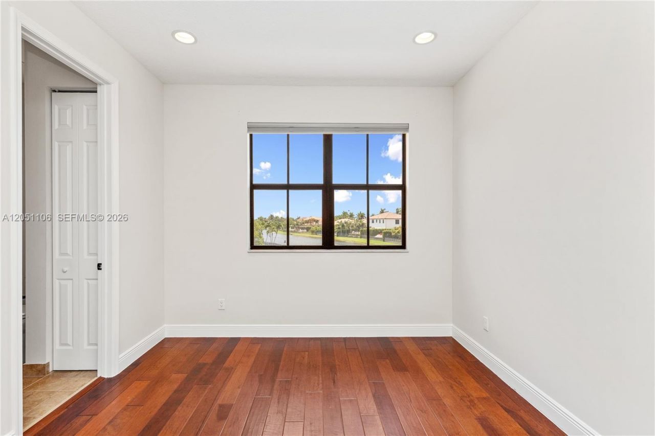 8420 NW 33rd St, Cooper City, FL 33024 Photo
