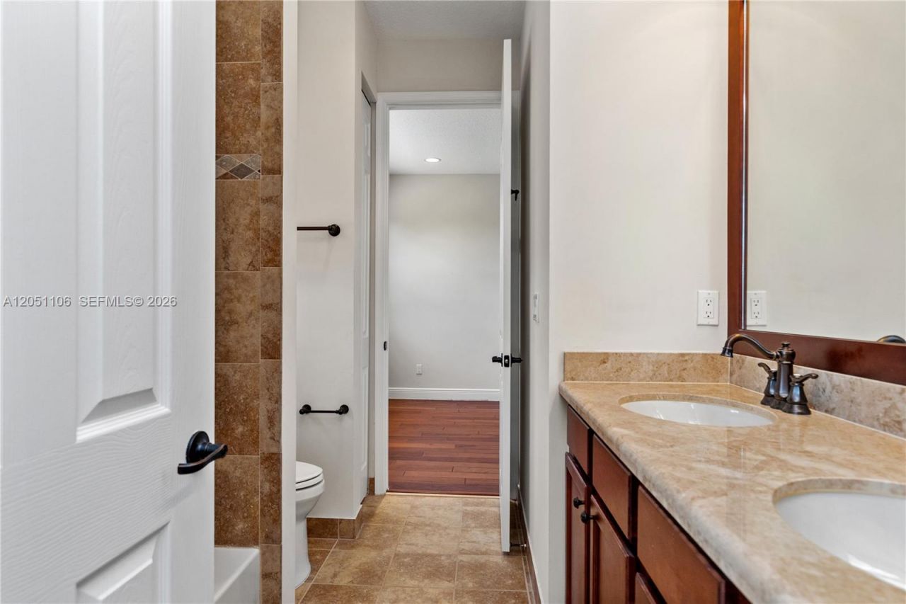 8420 NW 33rd St, Cooper City, FL 33024 Photo