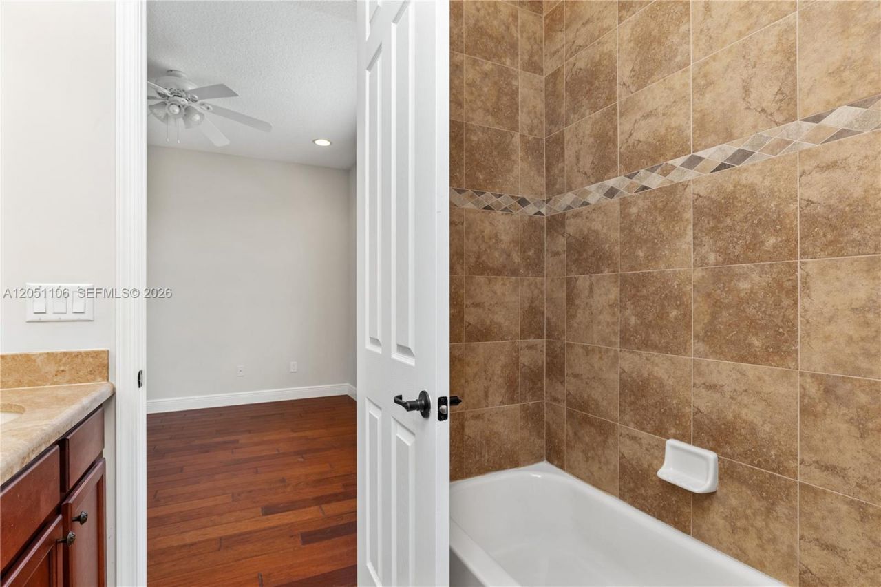 8420 NW 33rd St, Cooper City, FL 33024 Photo