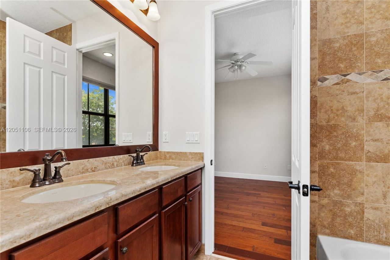 8420 NW 33rd St, Cooper City, FL 33024 Photo