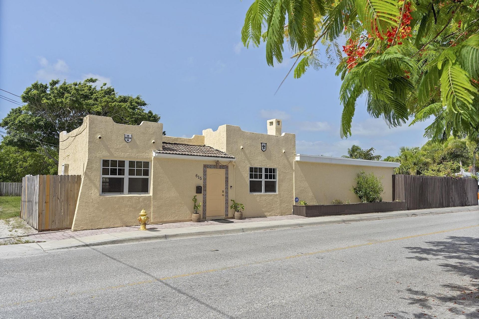 615 7th Avenue N, Lake Worth, FL 33460 Main Photo