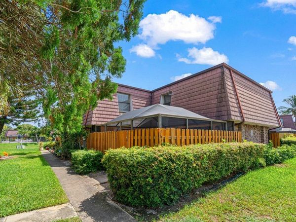 7633 Courtyard Run W, Boca Raton, FL 33433