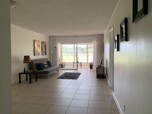 2850 N Palm Aire Drive, Unit 206, Pompano Beach, FL 33069 Photo