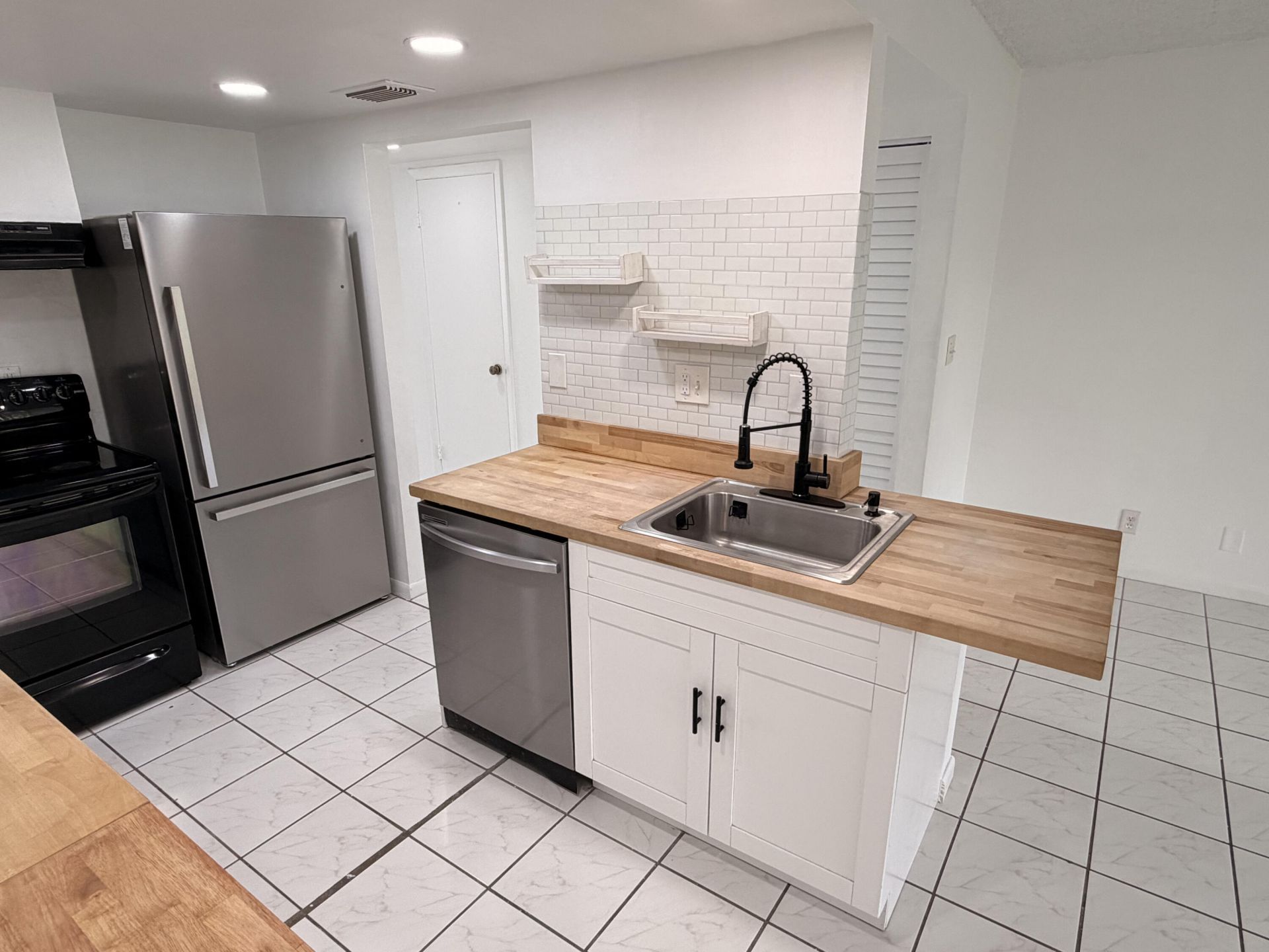 9825 NW 37th Street, Unit 5F, Sunrise, FL 33351 Photo