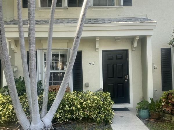 937 Kokomo Key Lane, Delray Beach, FL 33483