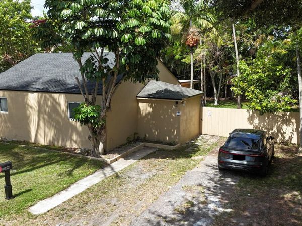 2300 Cleveland Street, Hollywood, FL 33020