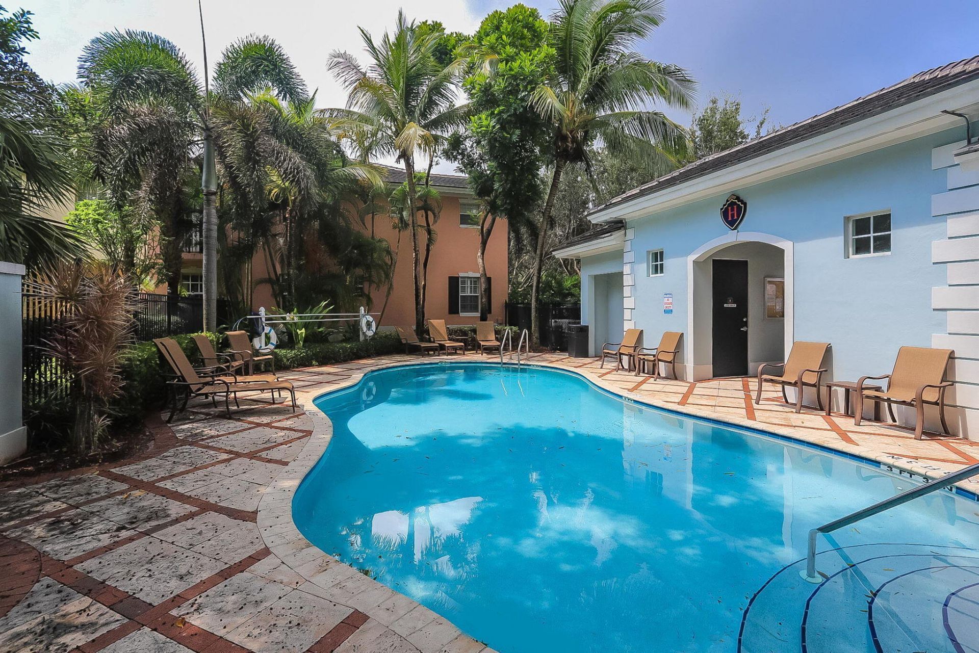 1054 E Heritage Club Circle, Delray Beach, FL 33483 Photo