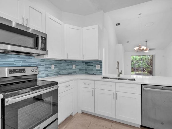10788 Royal Caribbean Circle, Boynton Beach, FL 33437