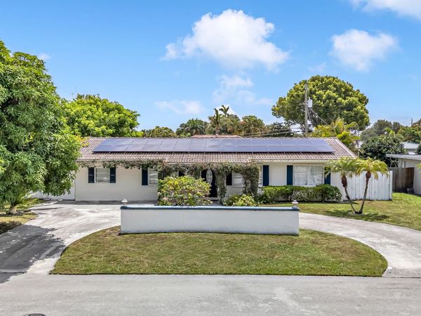 3830 NE 22nd Terrace, Lighthouse Point, FL 33064