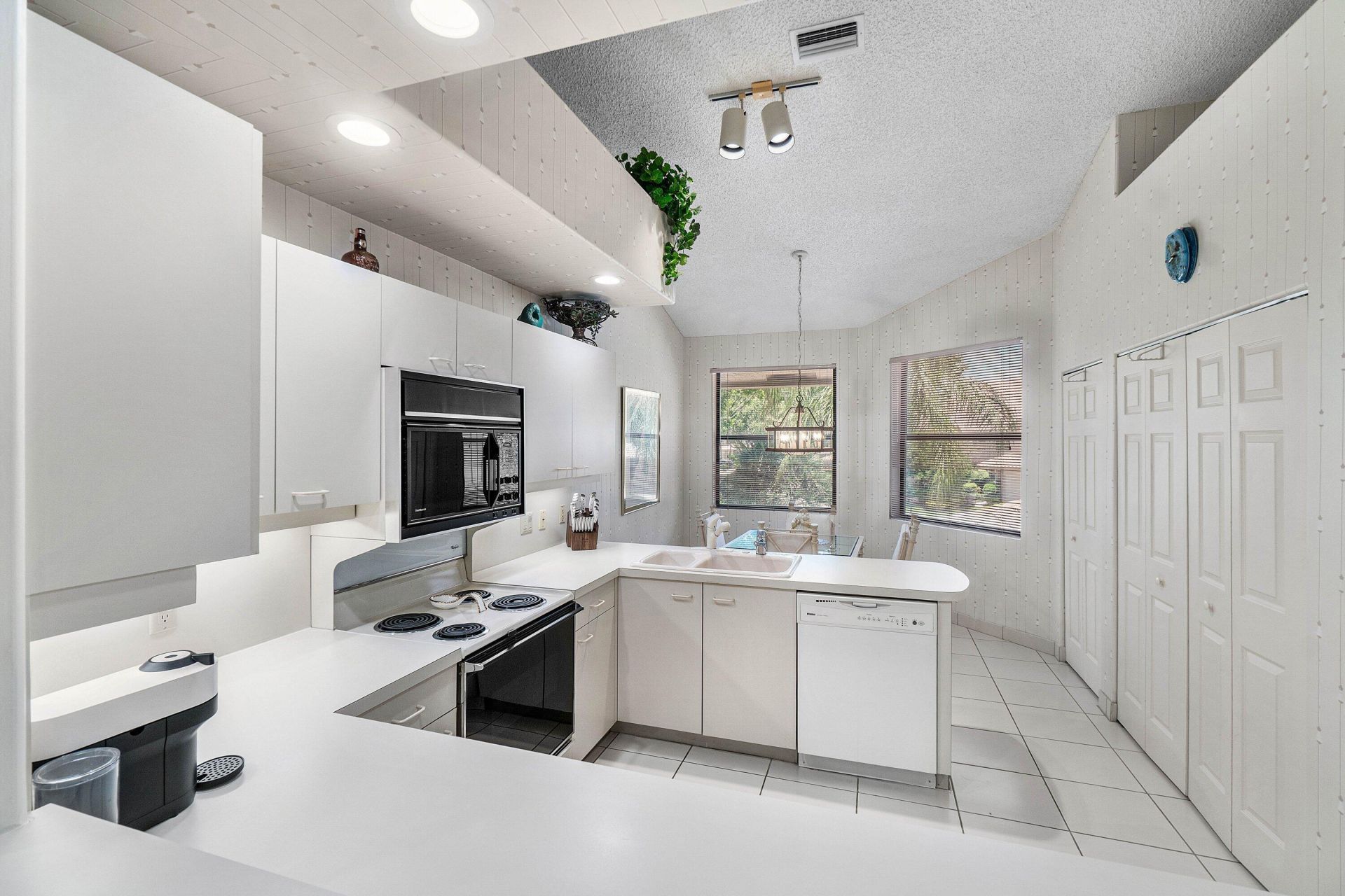 16909 Isle Of Palms Drive, Unit B, Delray Beach, FL 33484 Photo