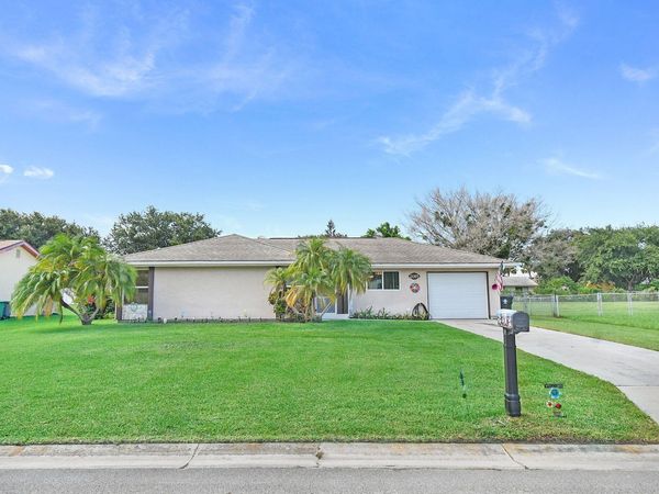 2065 SE Ancora Court, Port St. Lucie, FL 34952