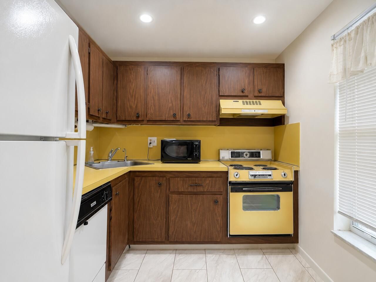 5901 NW 61st Avenue, Unit 105, Tamarac, FL 33319 Photo