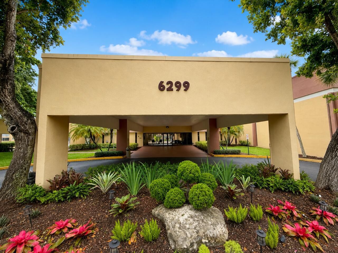 5901 NW 61st Avenue, Unit 105, Tamarac, FL 33319 Photo