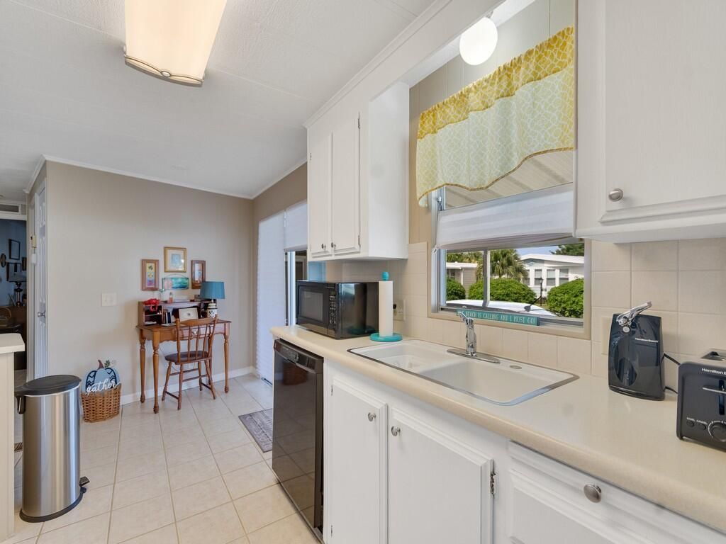 174 NE Emerald Drive, Jensen Beach, FL 34957 Photo