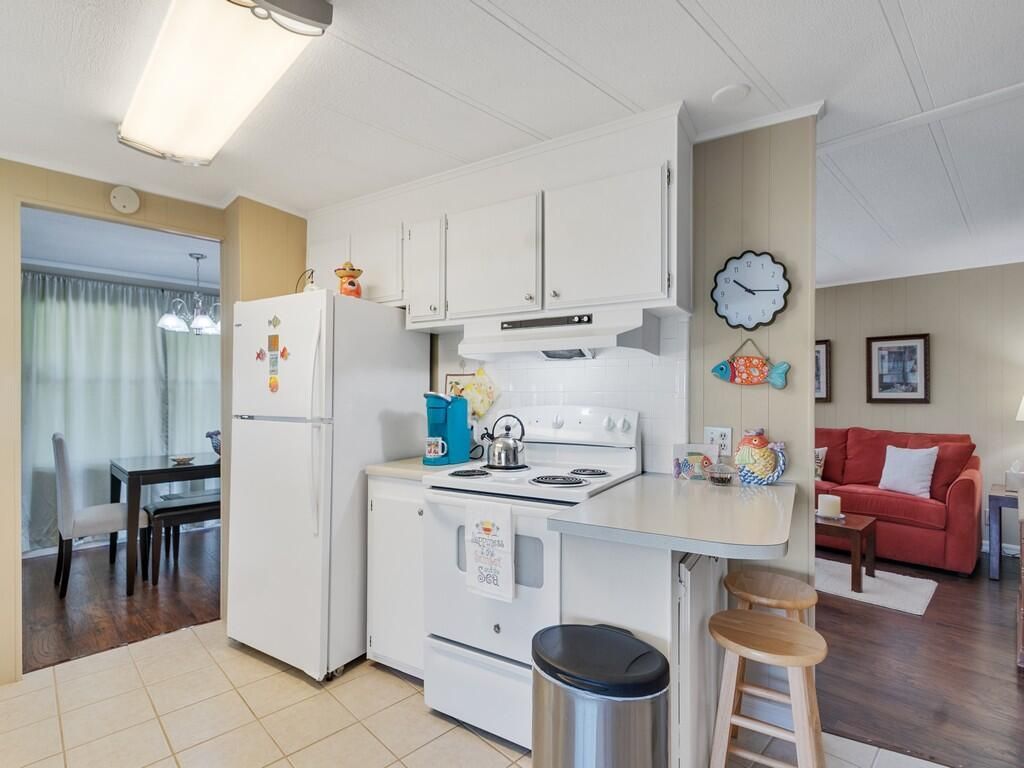 174 NE Emerald Drive, Jensen Beach, FL 34957 Photo