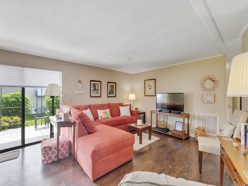 174 NE Emerald Drive, Jensen Beach, FL 34957 Photo