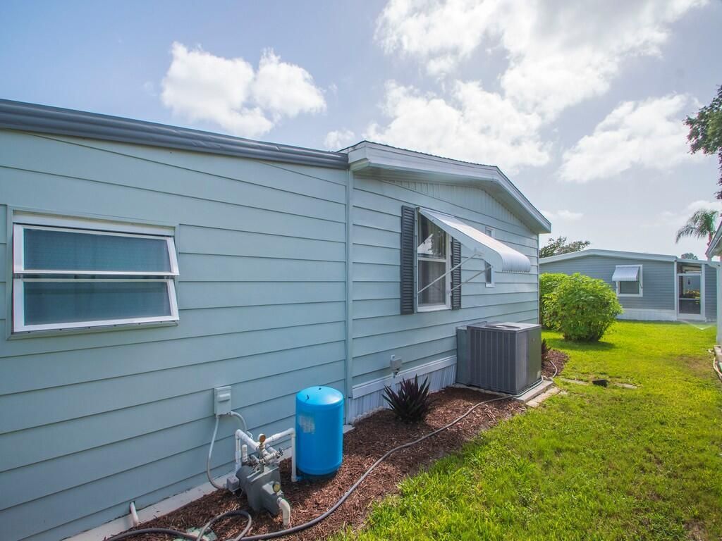 174 NE Emerald Drive, Jensen Beach, FL 34957 Photo