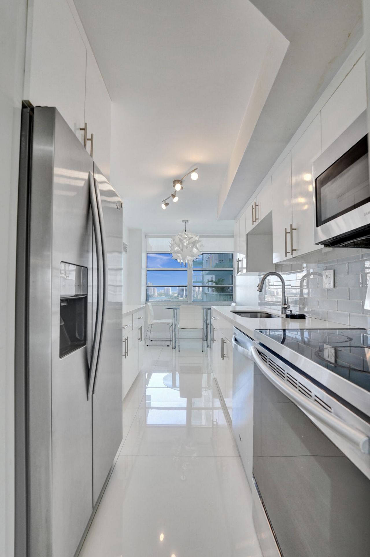 301 174th Street, Unit 1401, Sunny Isles Beach, FL 33160 Photo