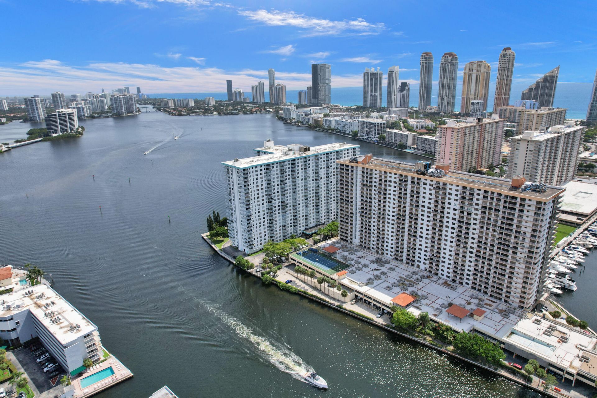 301 174th Street, Unit 1401, Sunny Isles Beach, FL 33160 Photo