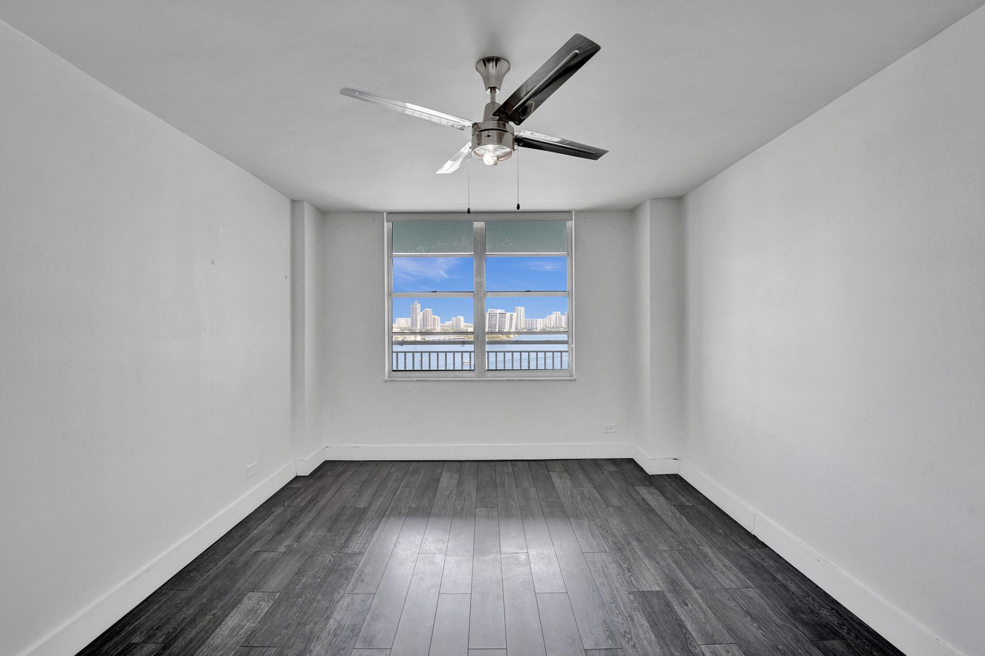 301 174th Street, Unit 1401, Sunny Isles Beach, FL 33160 Photo