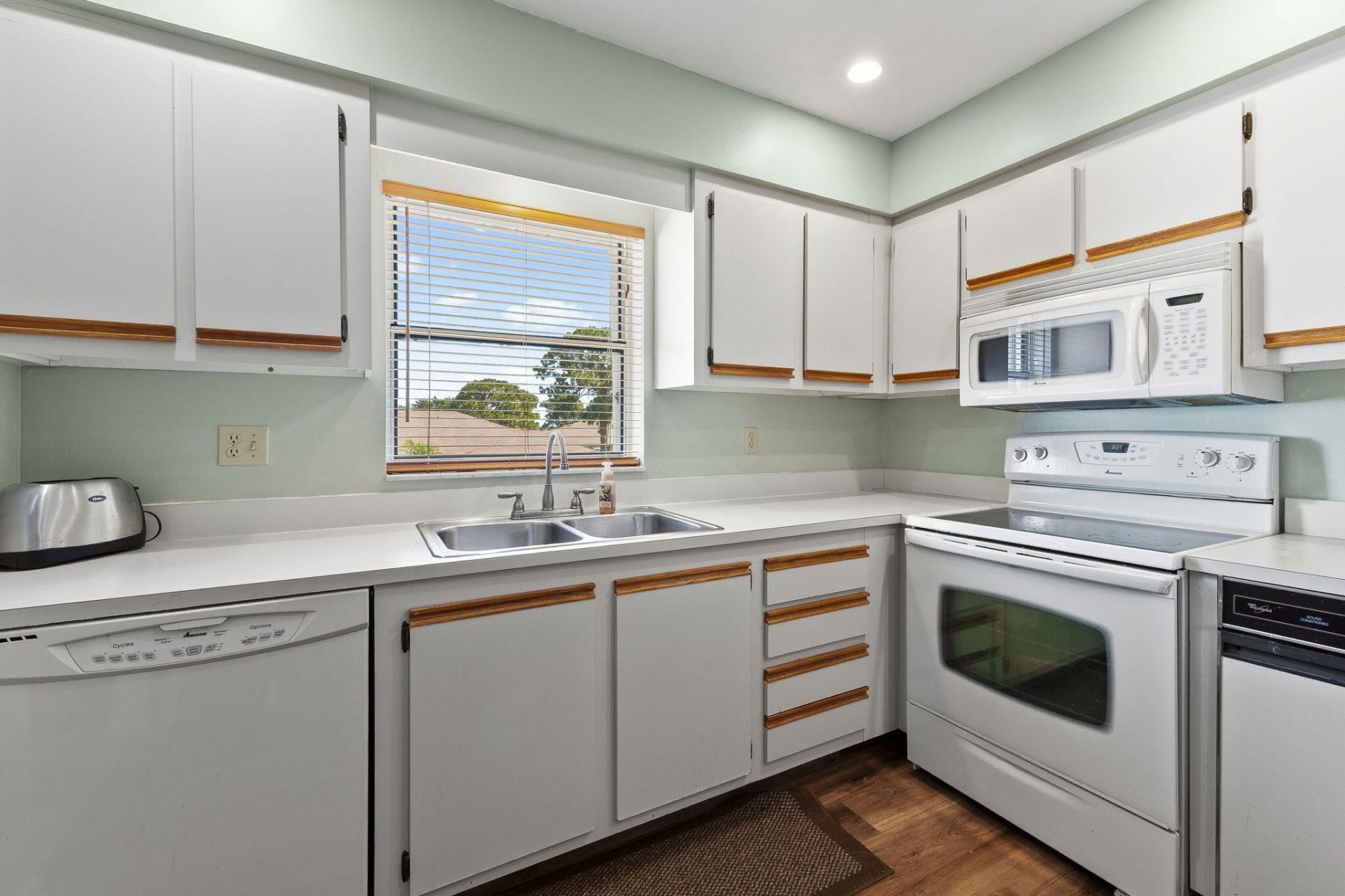 533 S Lakes End Drive, Unit D2, Fort Pierce, FL 34982 Photo