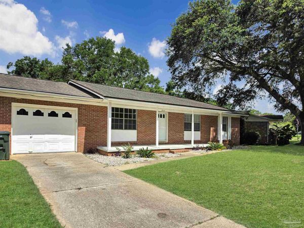 4547 Marseille Dr, Pensacola, FL 32505