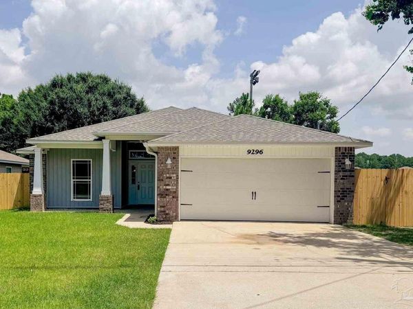 9296 Military Trl, Navarre, FL 32566