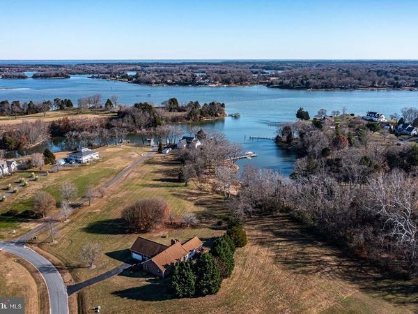 196 MATTHEWS COVE DRIVE , MONTROSS, VA 22520