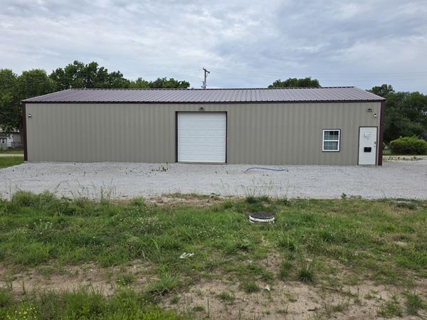 325 N Mickey Mantle Boulevard , Commerce, OK 74339