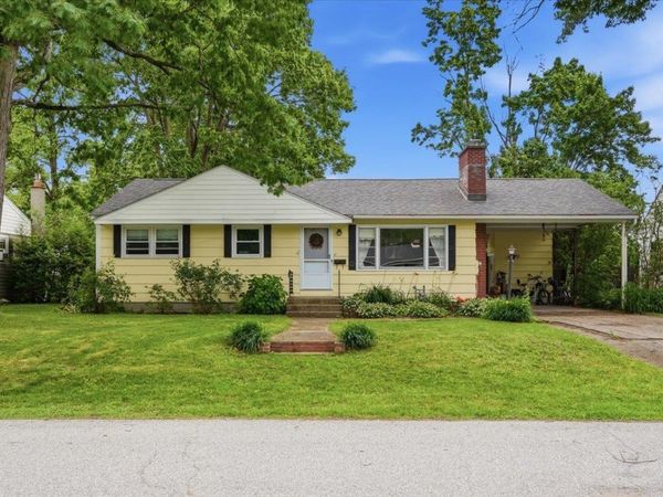 17 Rotunda Avenue, Essex Junction, VT 05452