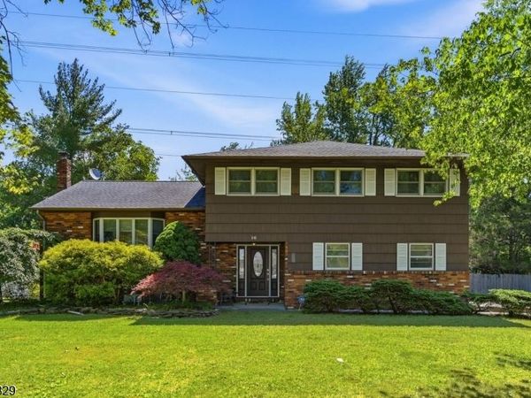 16 Arnold Dr, Parsippany-Troy Hills, NJ 07054
