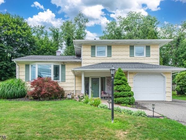 177 Clover Hill Dr, Mount Olive, NJ 07836